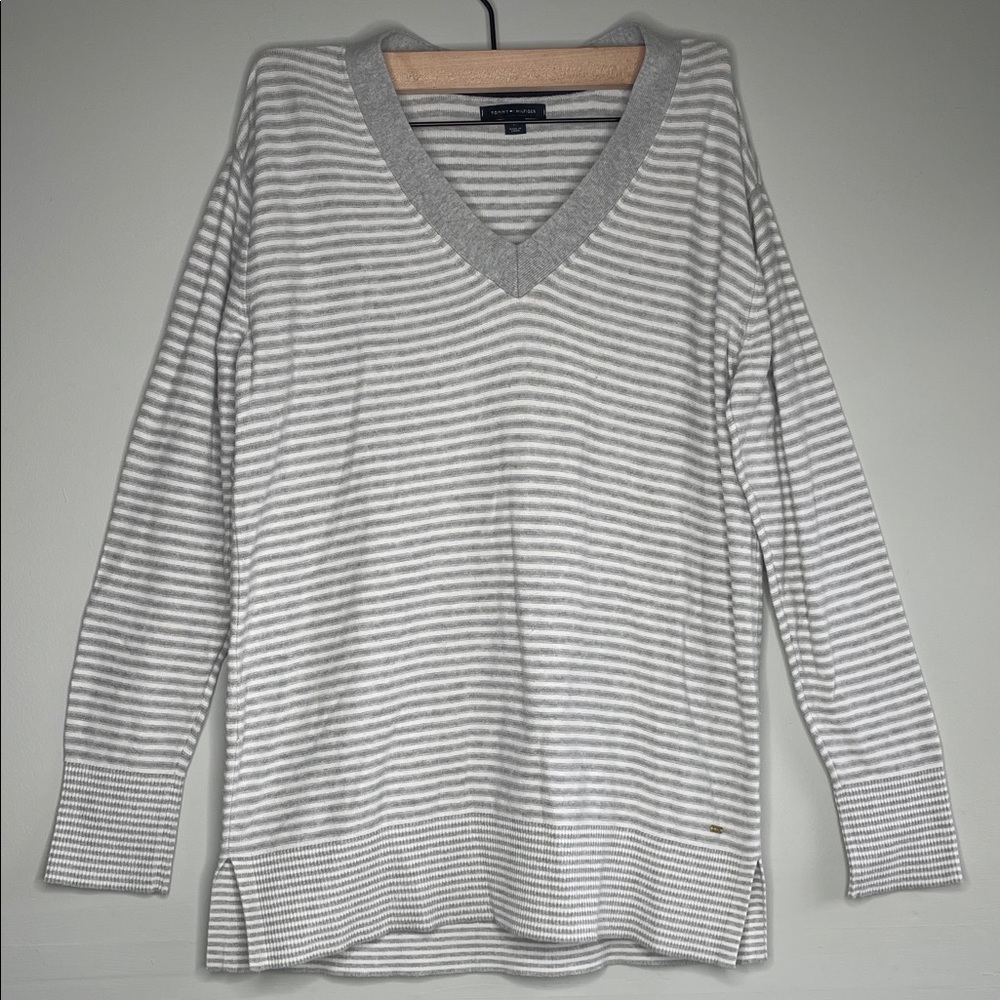 Tommy Hilfiger  Light Gray and White V-Neck Sweater 100%Cotton